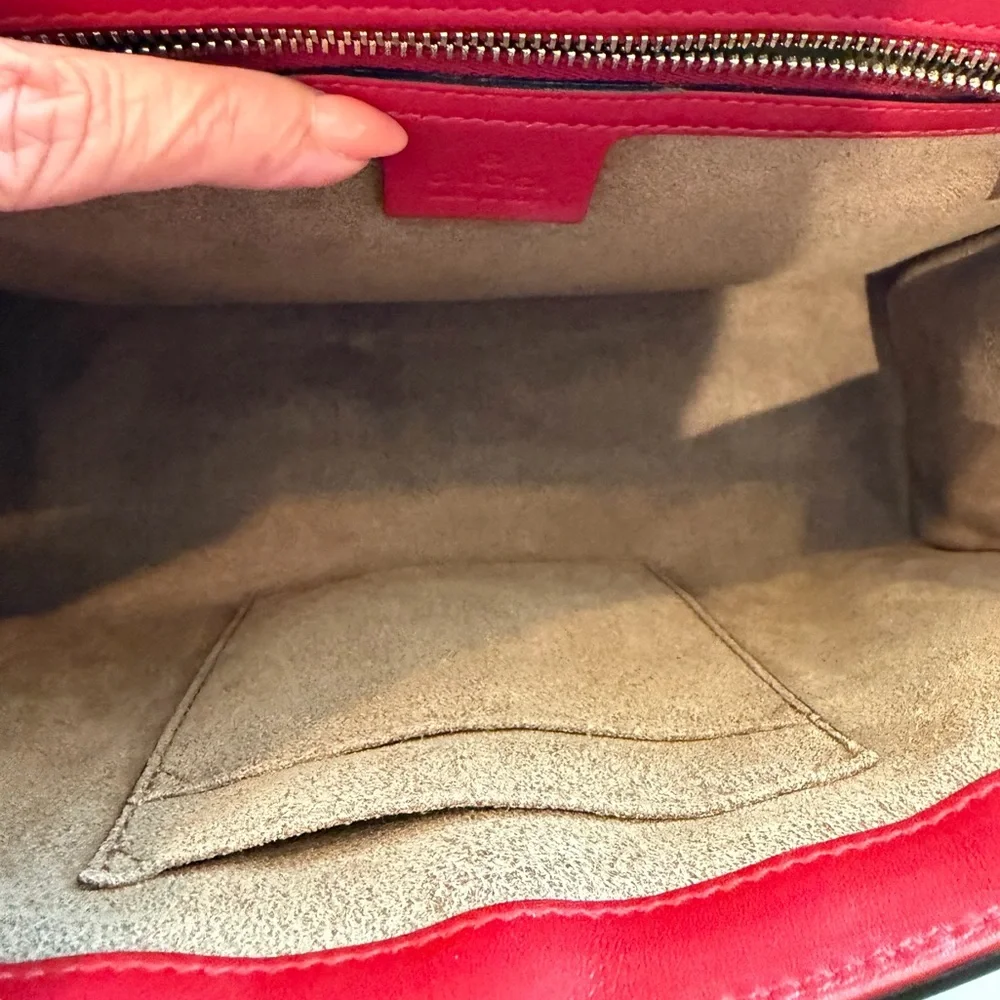 Gucci Padlock Leather Elegant Shoulder or Crossbody Bag